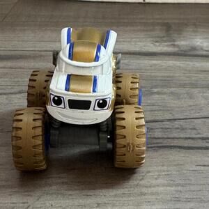 Blaze And The Monster Machines Darington Truck White Gold Nickelodeon Toy Car